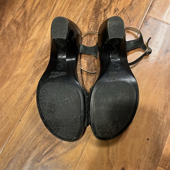 Dansko comfy strappy sandals - Picture 6 of 6